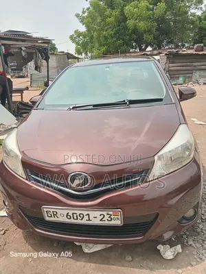 Toyota Vitz 2013 Brown