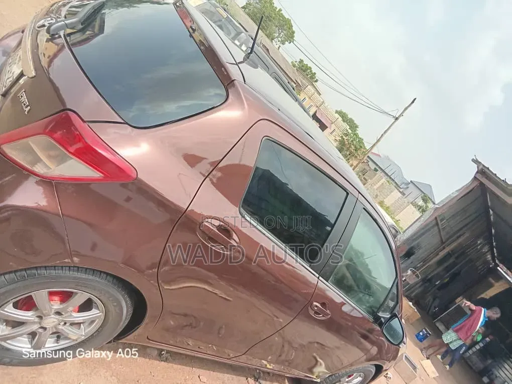 Toyota Vitz 2013 Brown