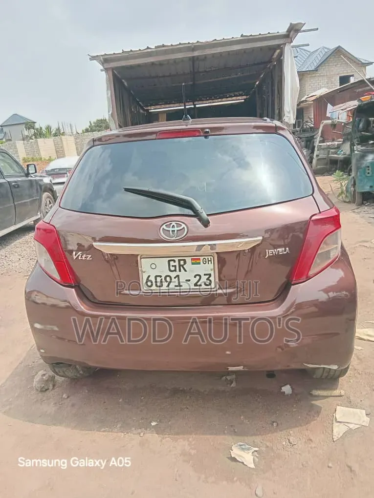 Toyota Vitz 2013 Brown
