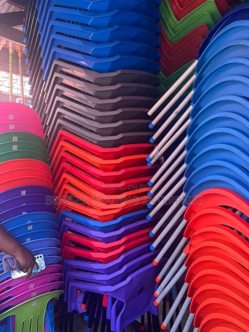 Plastic Chairs With Metal Legs for Events and Programs