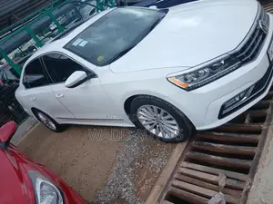 Volkswagen Passat 2017 White