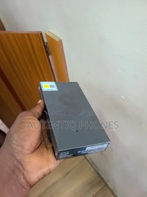 New Samsung Galaxy S22 5G 256 GB Black