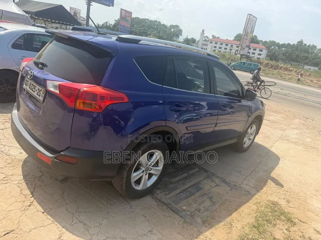 Toyota RAV4 2015 Blue