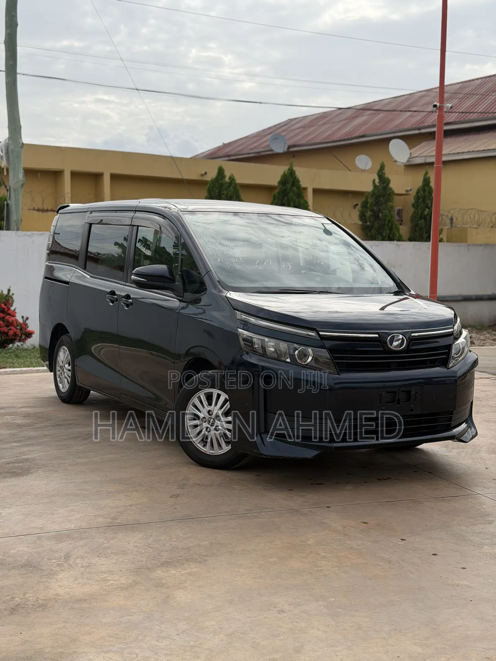 Toyota Voxy 2015 Blue