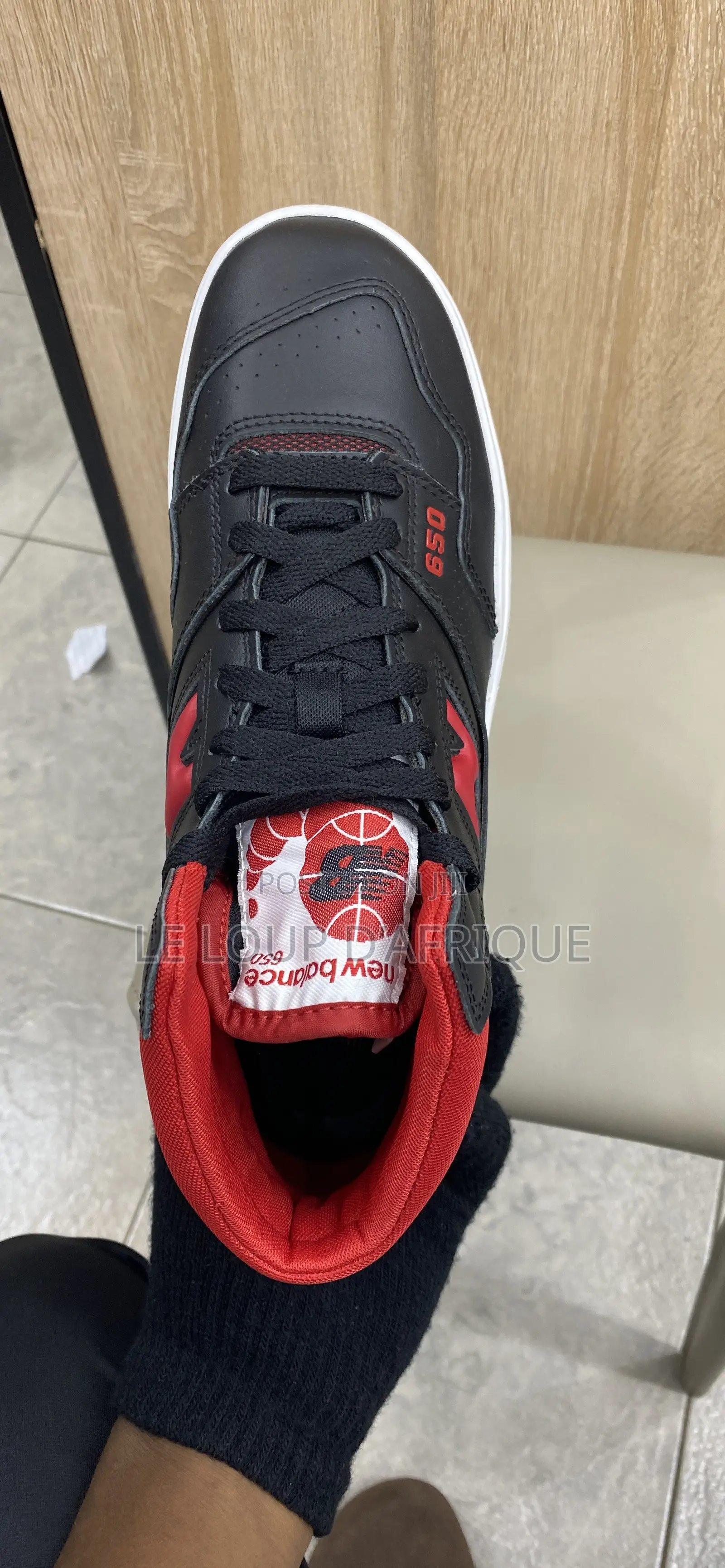 New Balance 650r Black Red