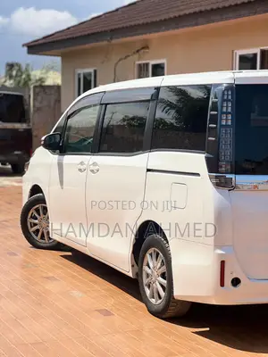 Toyota Voxy 2015 White