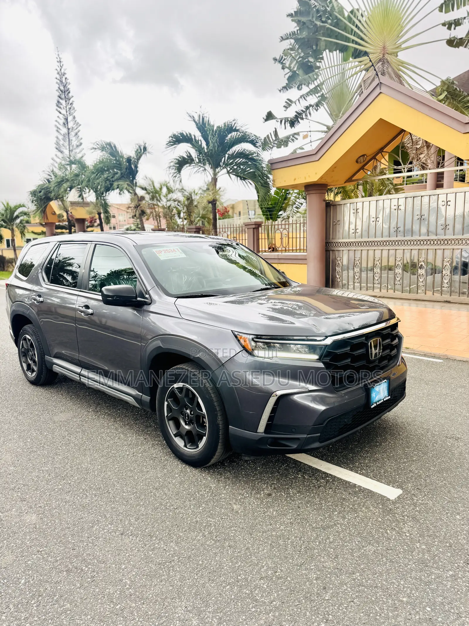 Honda Pilot EX-L 8 Passenger AWD 2023 Gray
