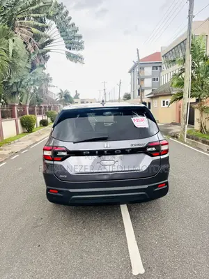 Honda Pilot EX-L 8 Passenger AWD 2023 Gray