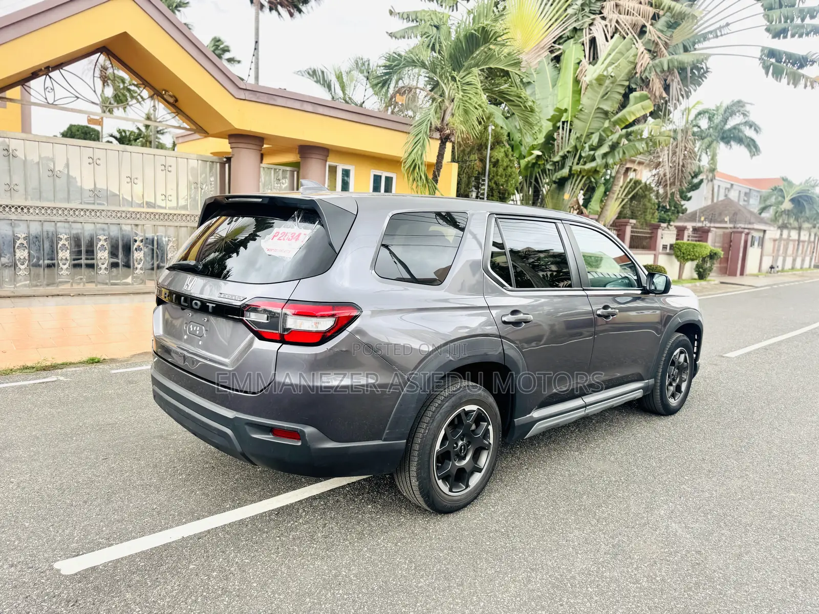 Honda Pilot EX-L 8 Passenger AWD 2023 Gray