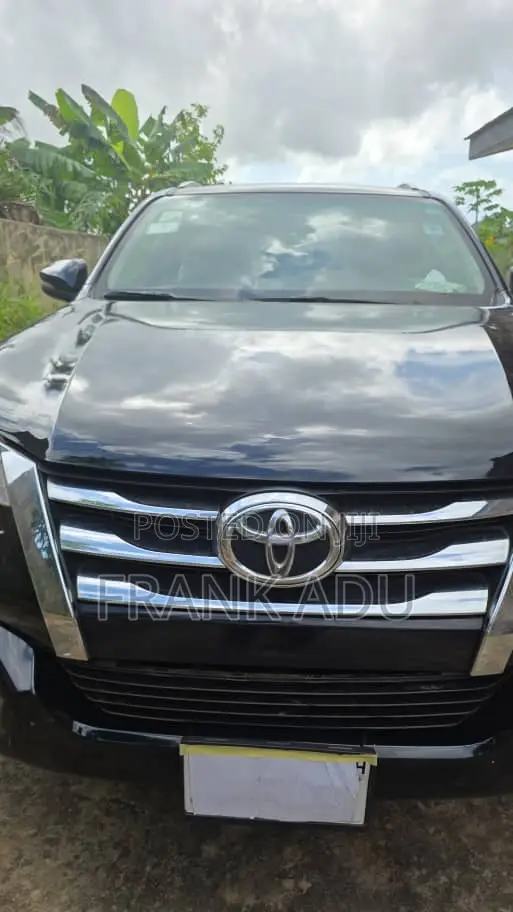 Toyota Fortuner 2018 Black