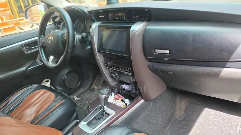 Toyota Fortuner 2018 Black