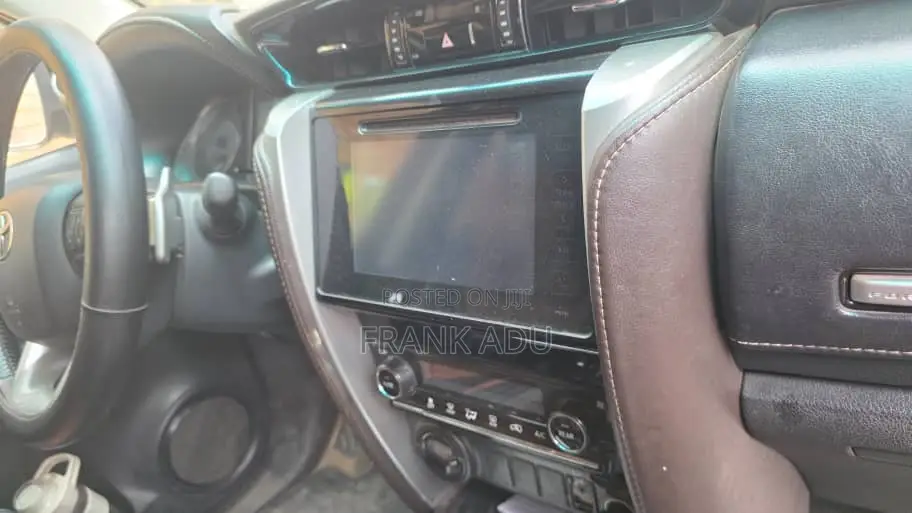 Toyota Fortuner 2018 Black