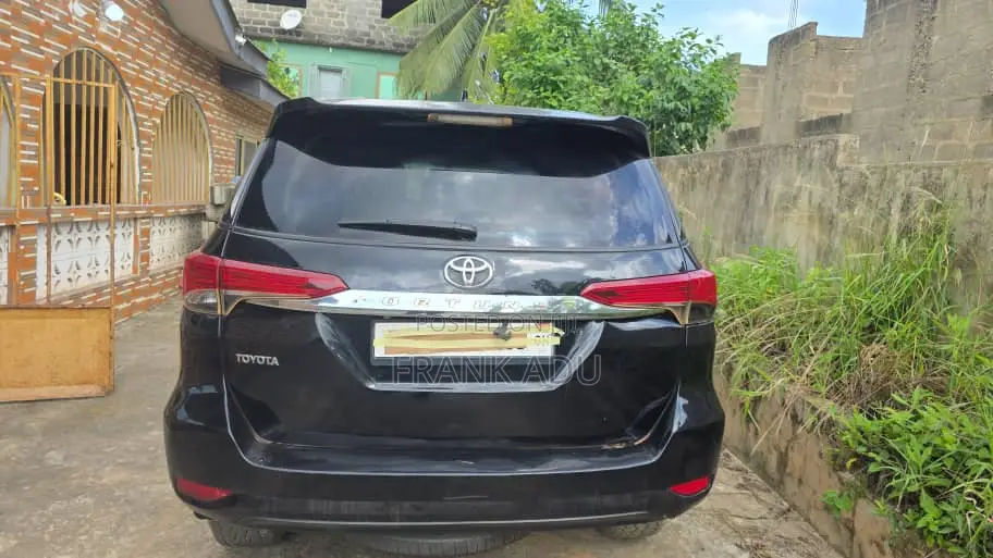 Toyota Fortuner 2018 Black