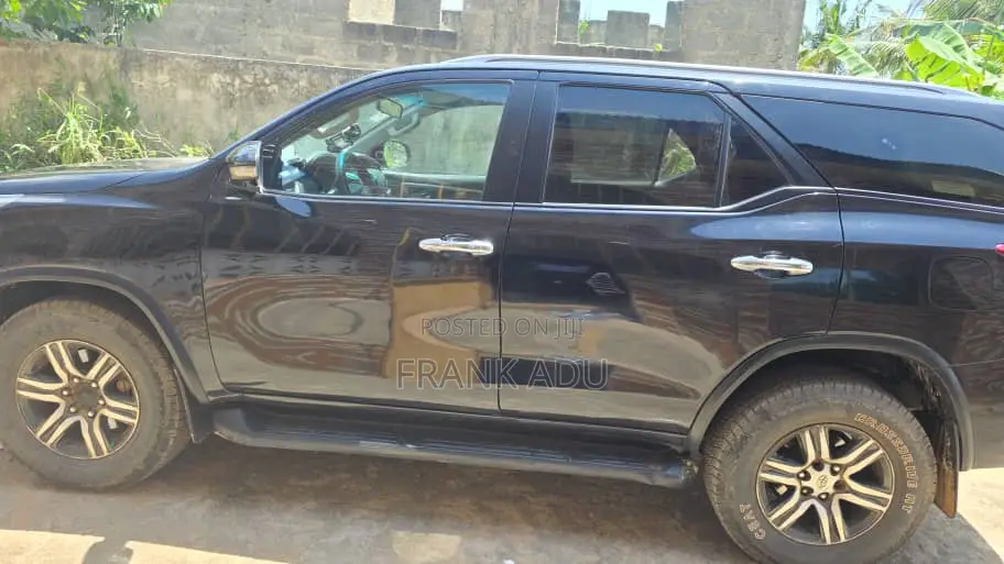 Toyota Fortuner 2018 Black