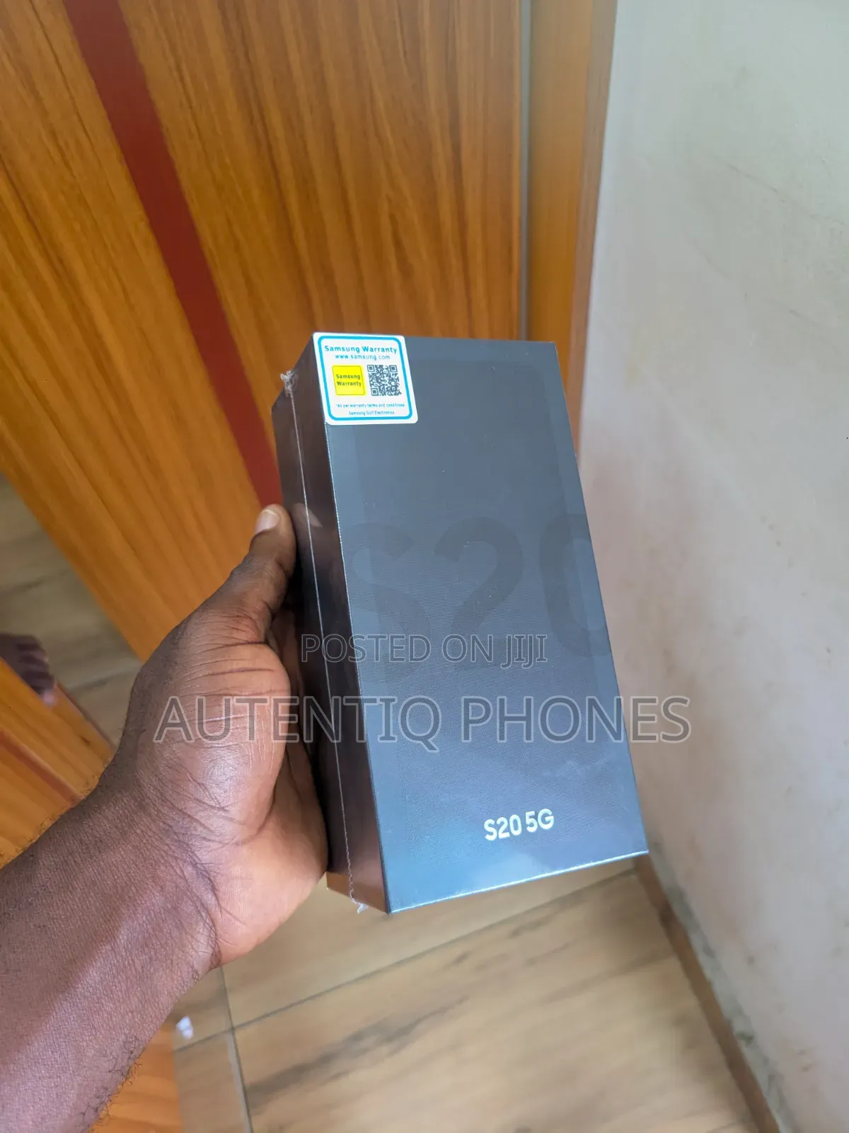 New Samsung Galaxy S20 128 GB Gray