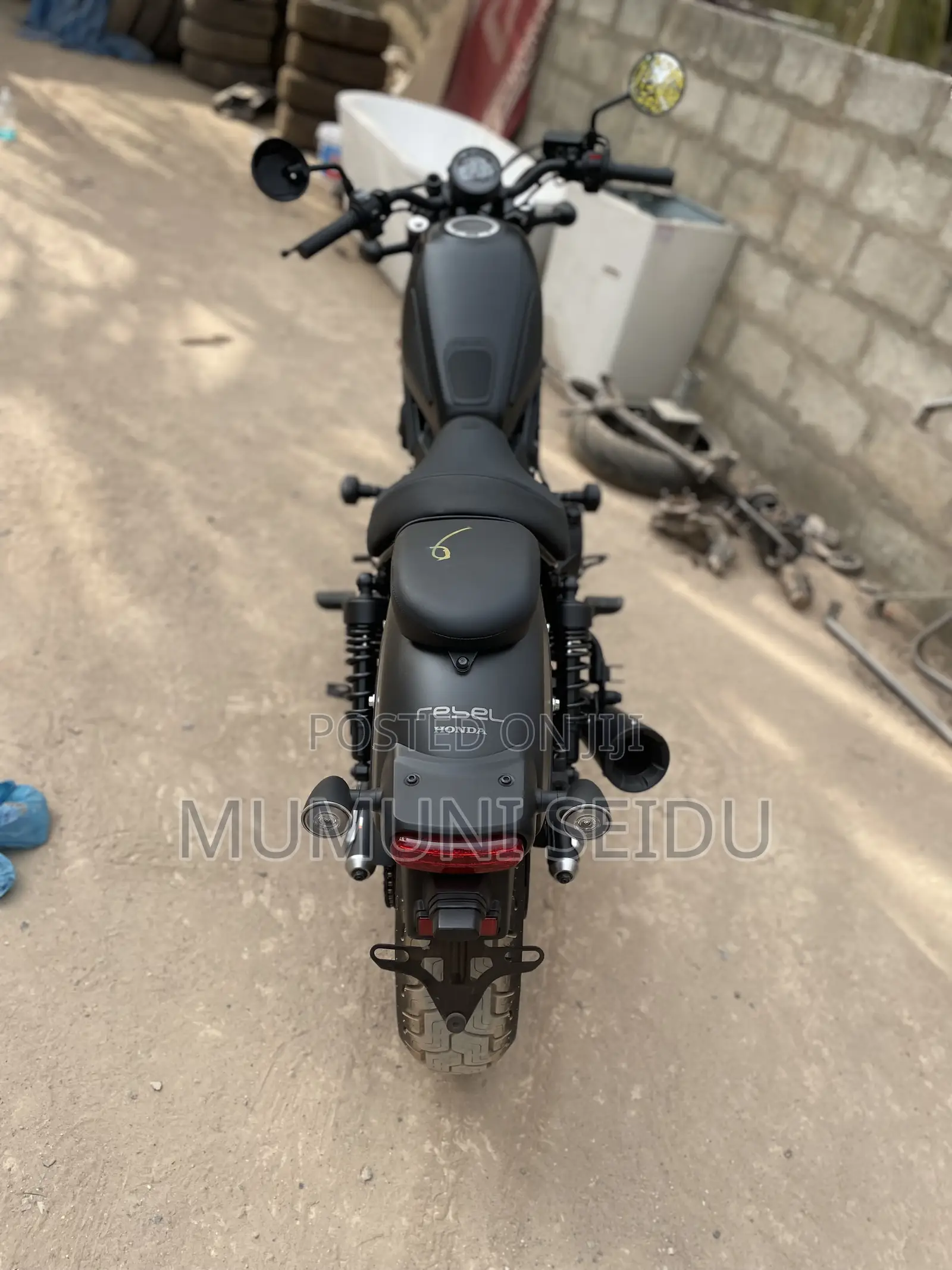 Honda CB 2025 Red
