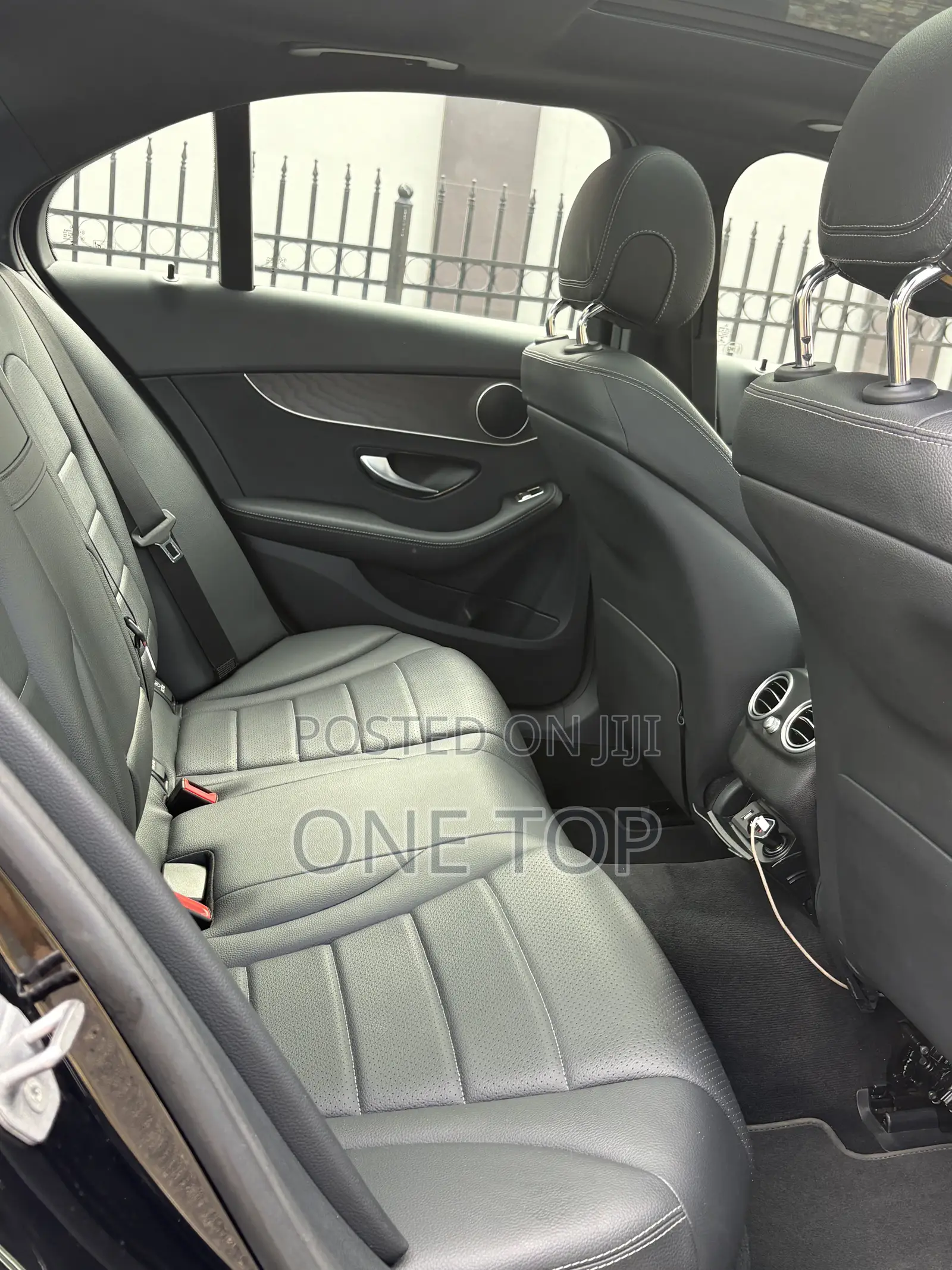 Mercedes-Benz C300 2021 Black