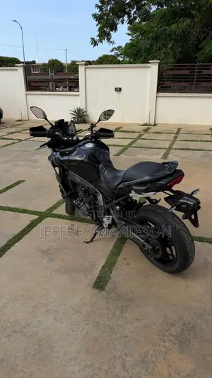 Yamaha 2022 Black