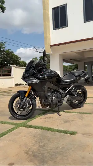 Yamaha 2022 Black