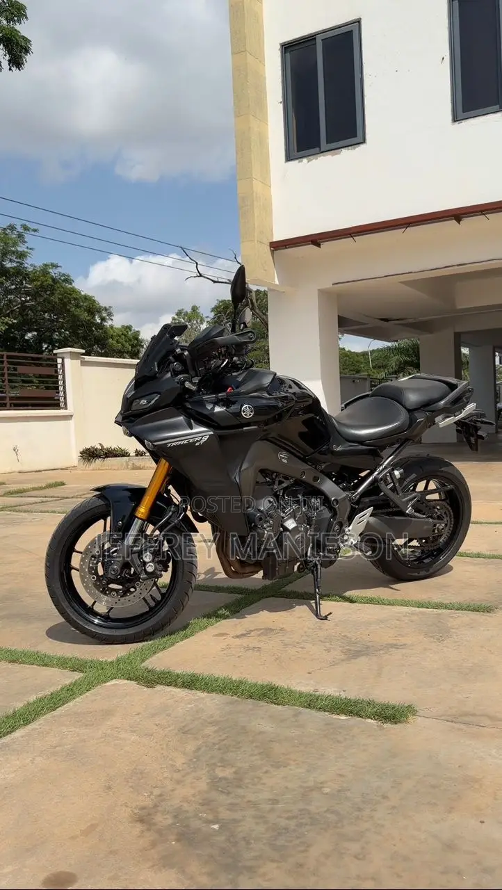 Yamaha 2022 Black