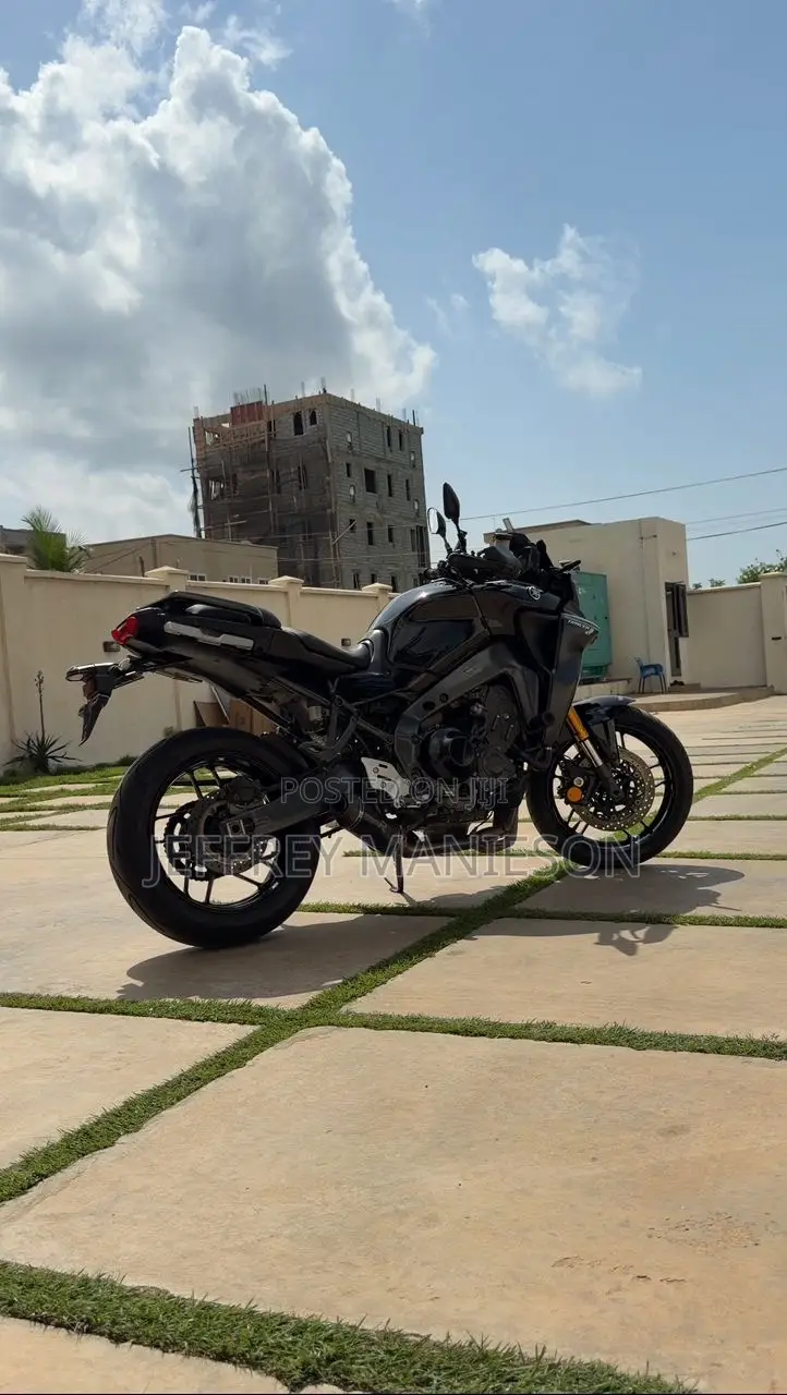 Yamaha 2022 Black