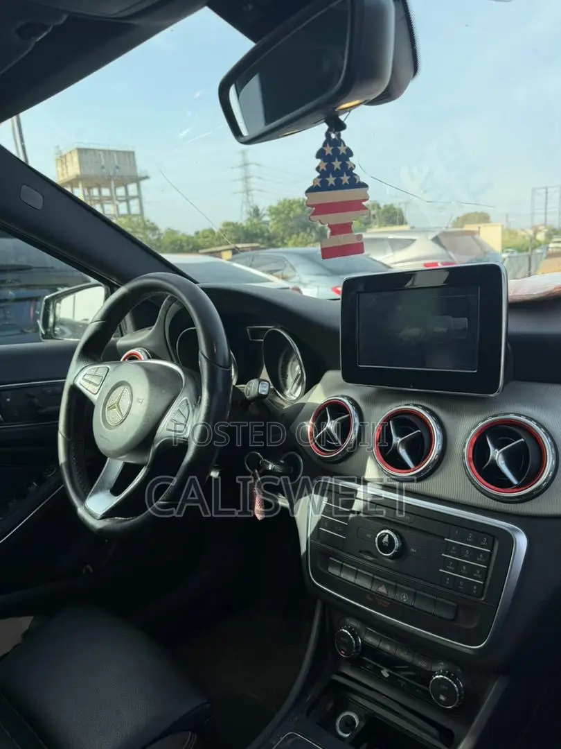 Mercedes-Benz GLA 250 2017 Black