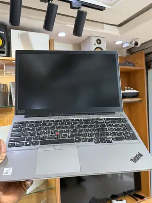 Laptop Lenovo ThinkPad E15 8GB Intel Core i7 SSD 256GB