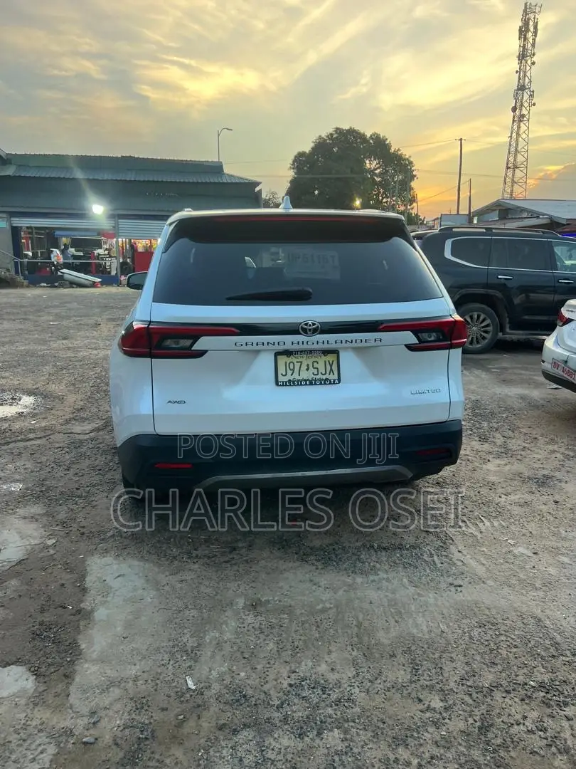 Toyota Grand Highlander Limited AWD 2024 White
