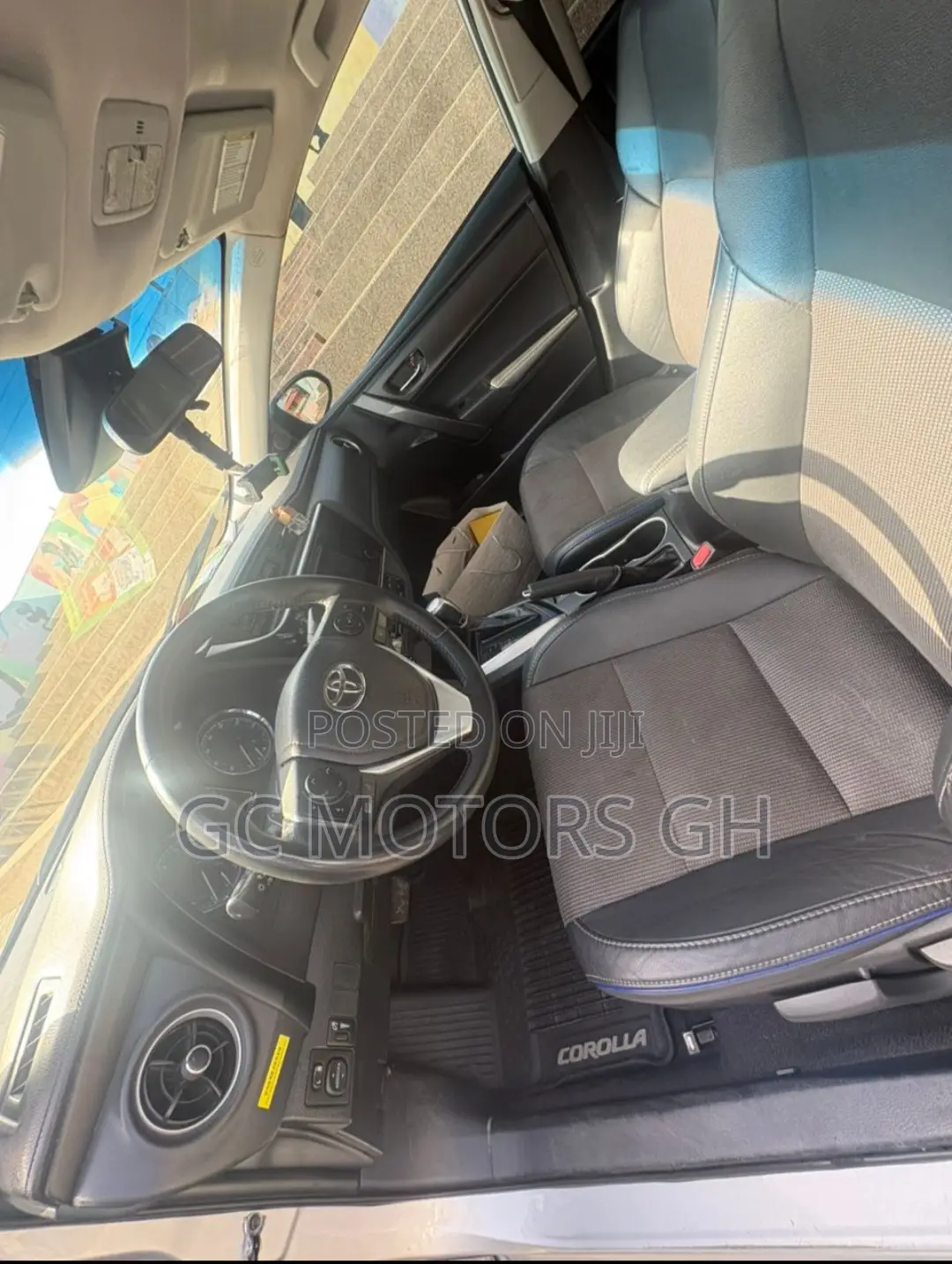Toyota Corolla LE (1.8L 4cyl 2A) 2018 Silver