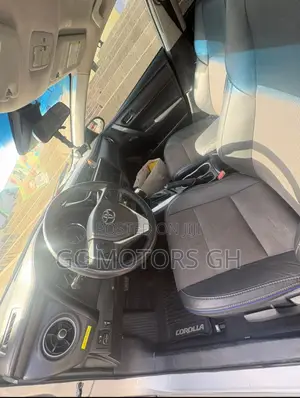 Toyota Corolla LE (1.8L 4cyl 2A) 2018 Silver
