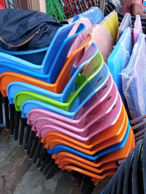 Royal Comfortable Metal Legs Plastic Chairs