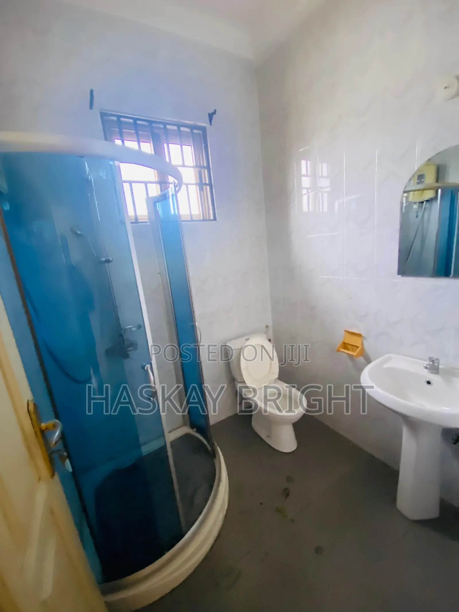 8bdrm House in Adjiriganor for rent
