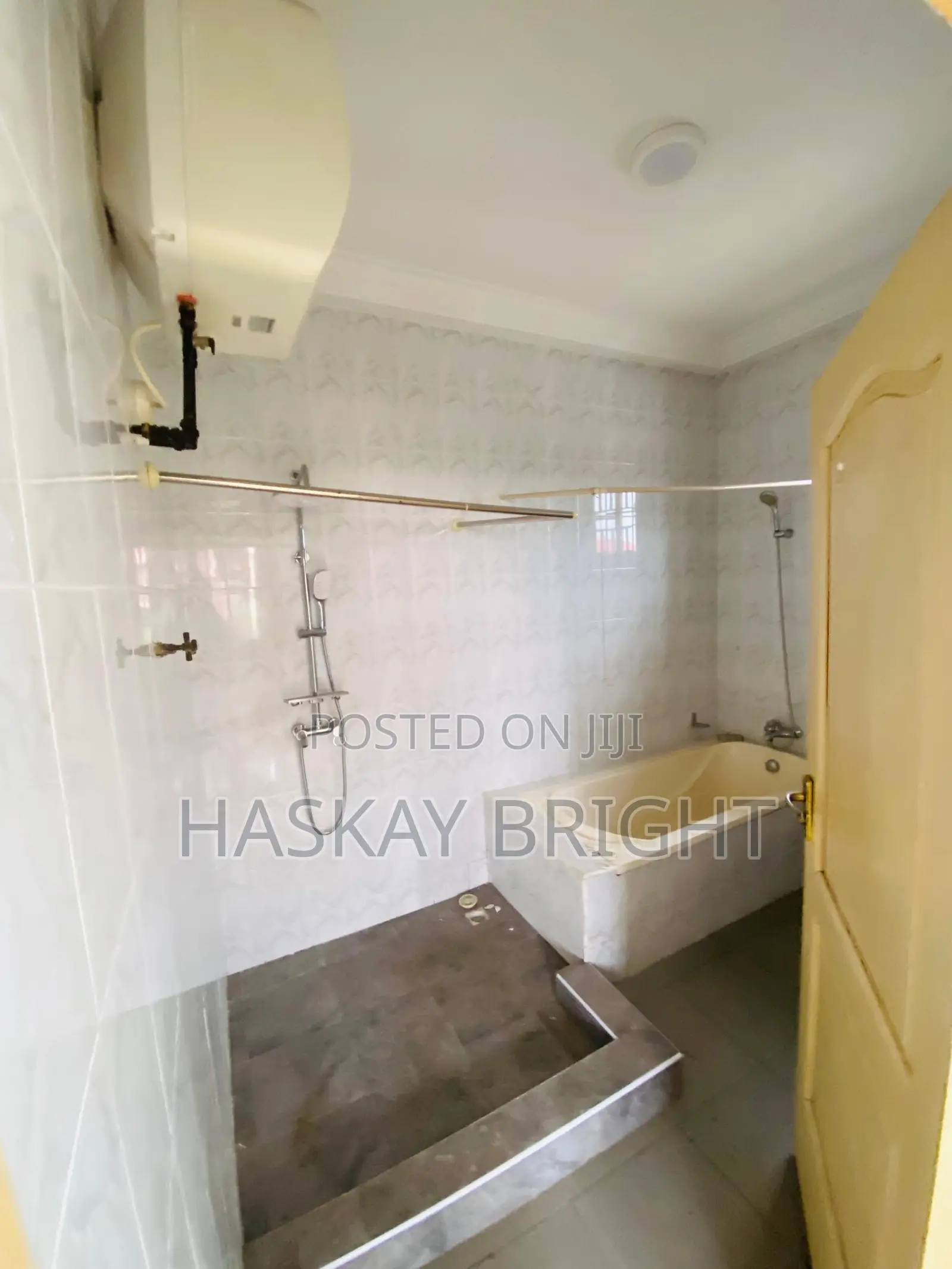 8bdrm House in Adjiriganor for rent