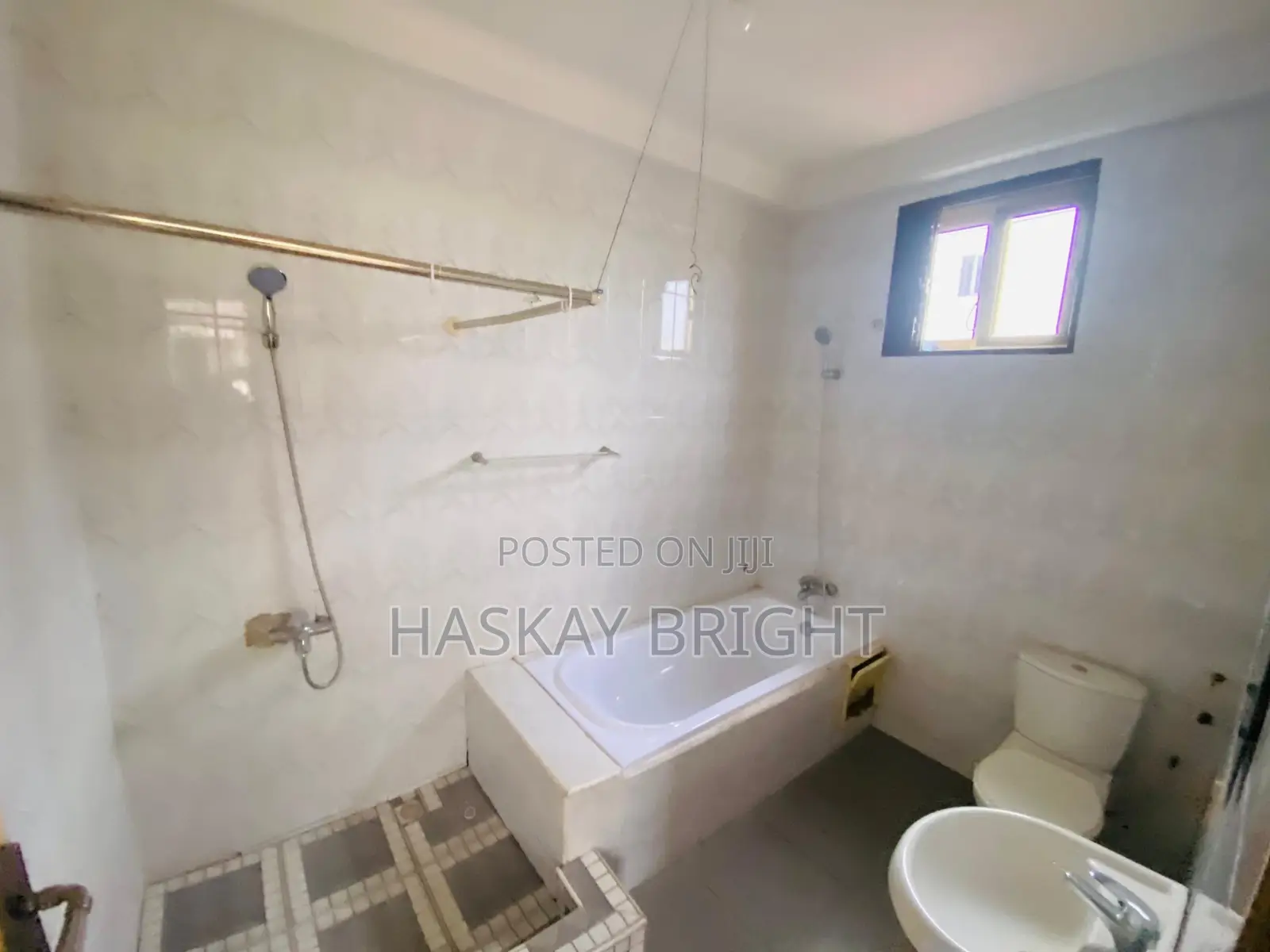 8bdrm House in Adjiriganor for rent