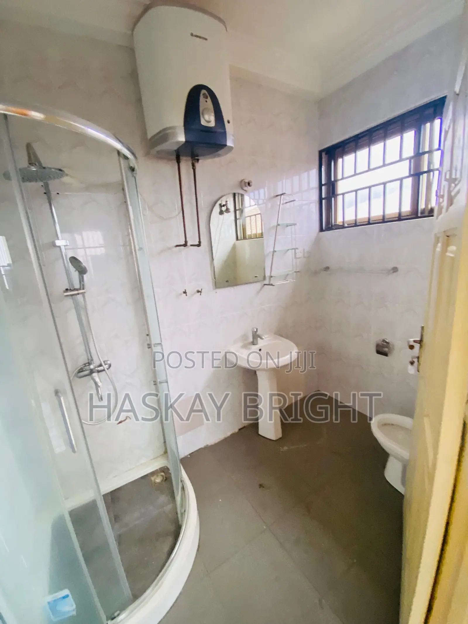 8bdrm House in Adjiriganor for rent