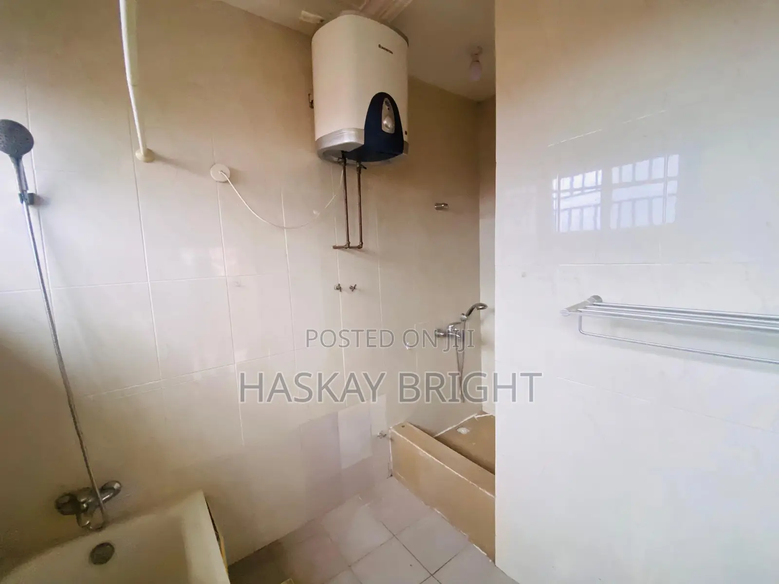 8bdrm House in Adjiriganor for rent