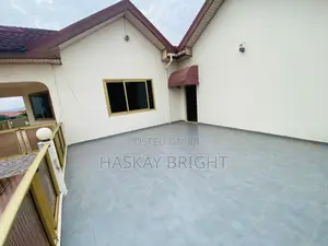 8bdrm House in Adjiriganor for rent