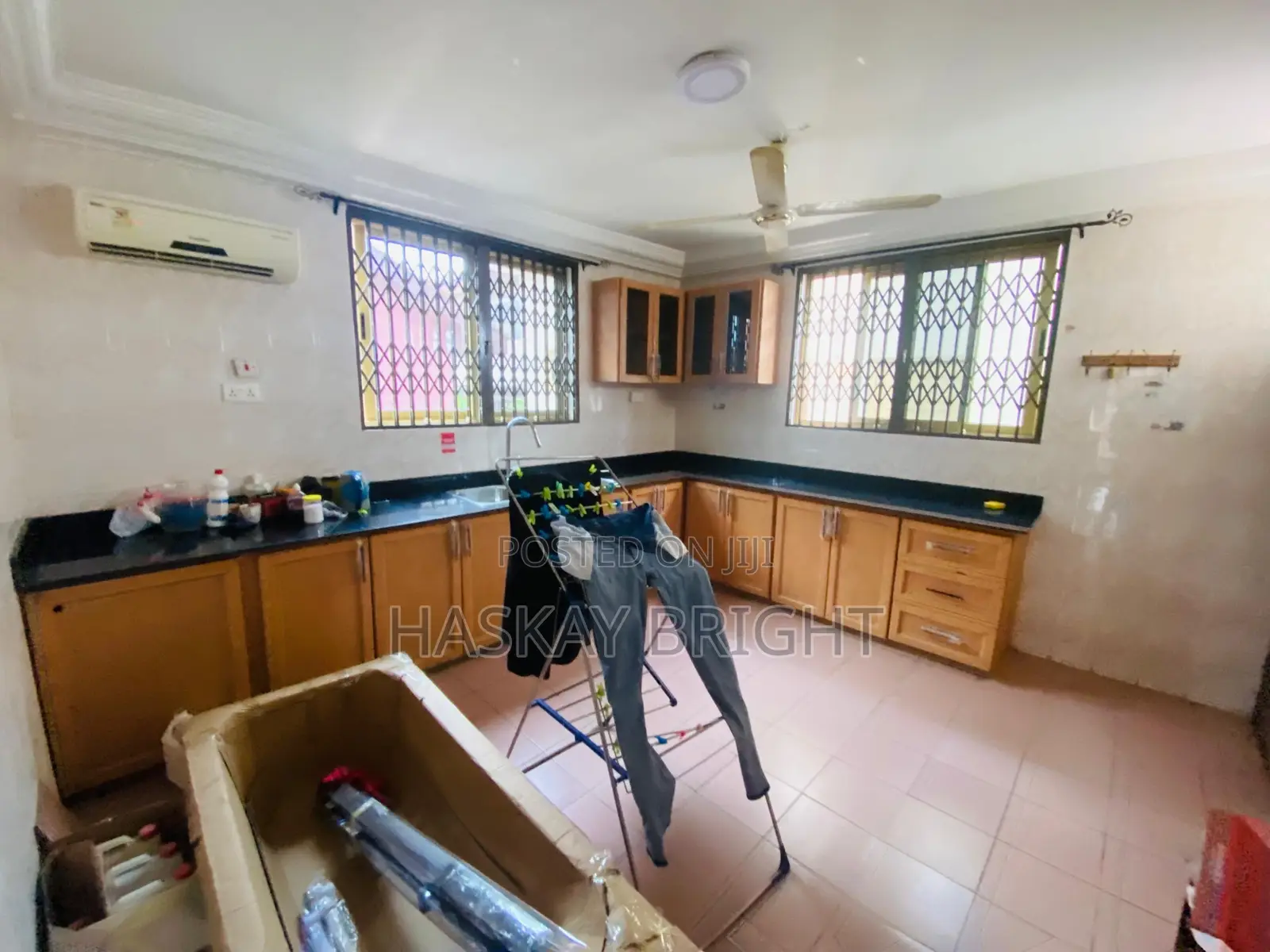 8bdrm House in Adjiriganor for rent