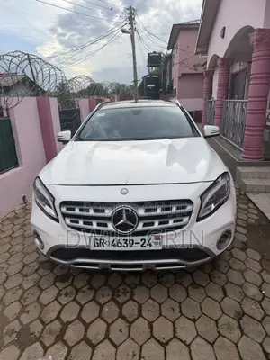 Mercedes-Benz GLA-Class 2017 White