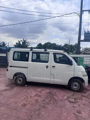 Toyota HiAce 2011 White