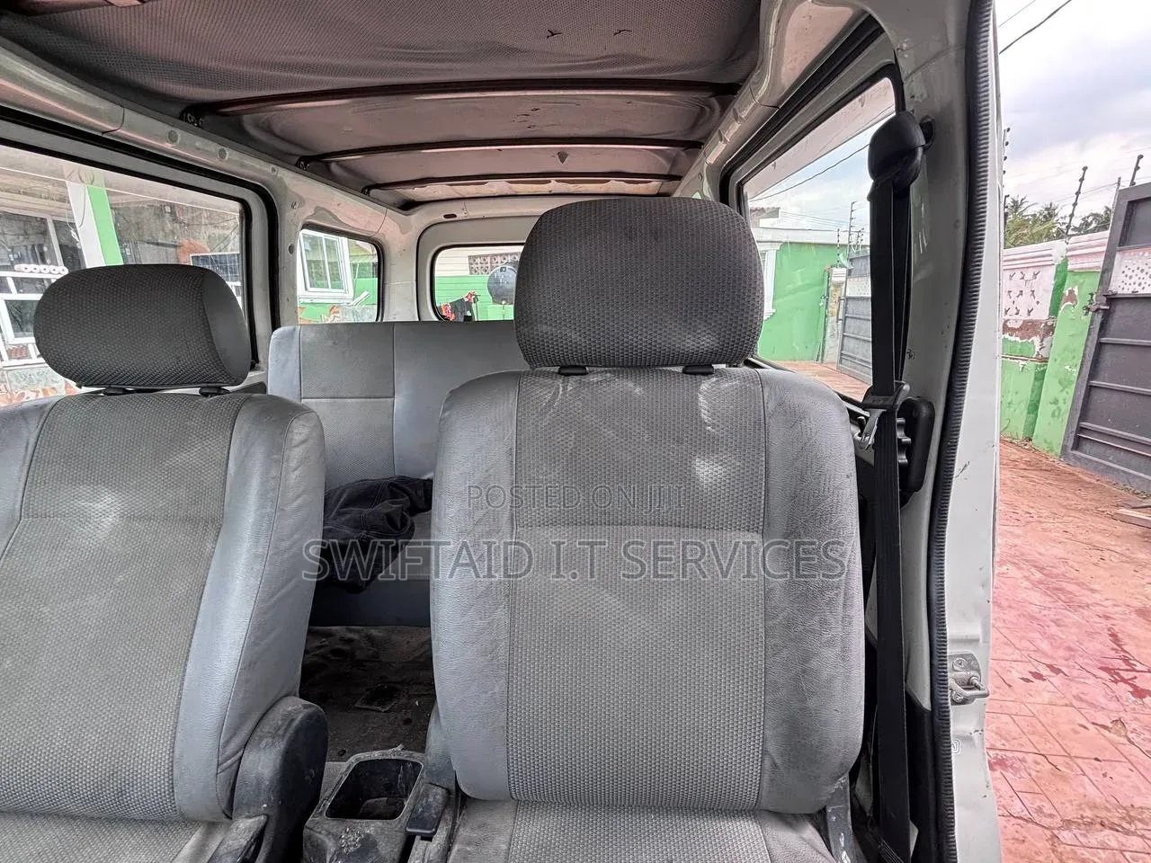 Toyota HiAce 2011 White