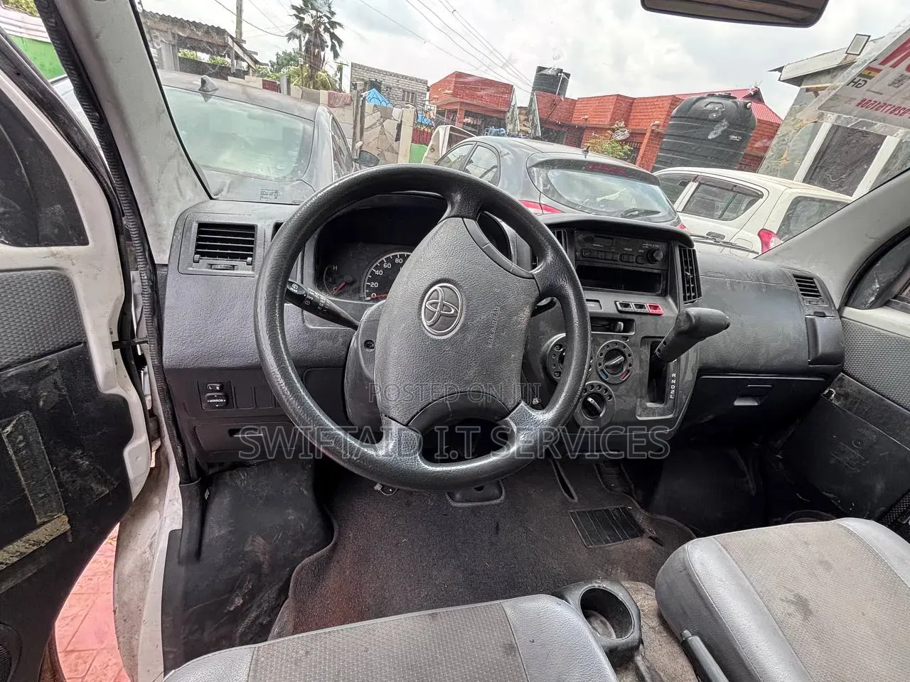 Toyota HiAce 2011 White