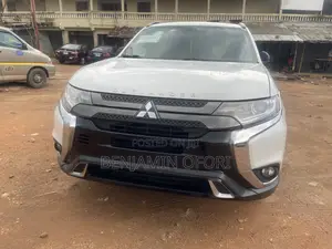 Mitsubishi Outlander LE FWD 2019 White