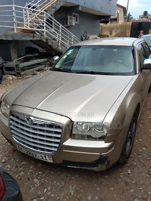 Chrysler 300C Base AWD 2010