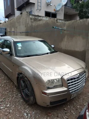 Chrysler 300C Base AWD 2010
