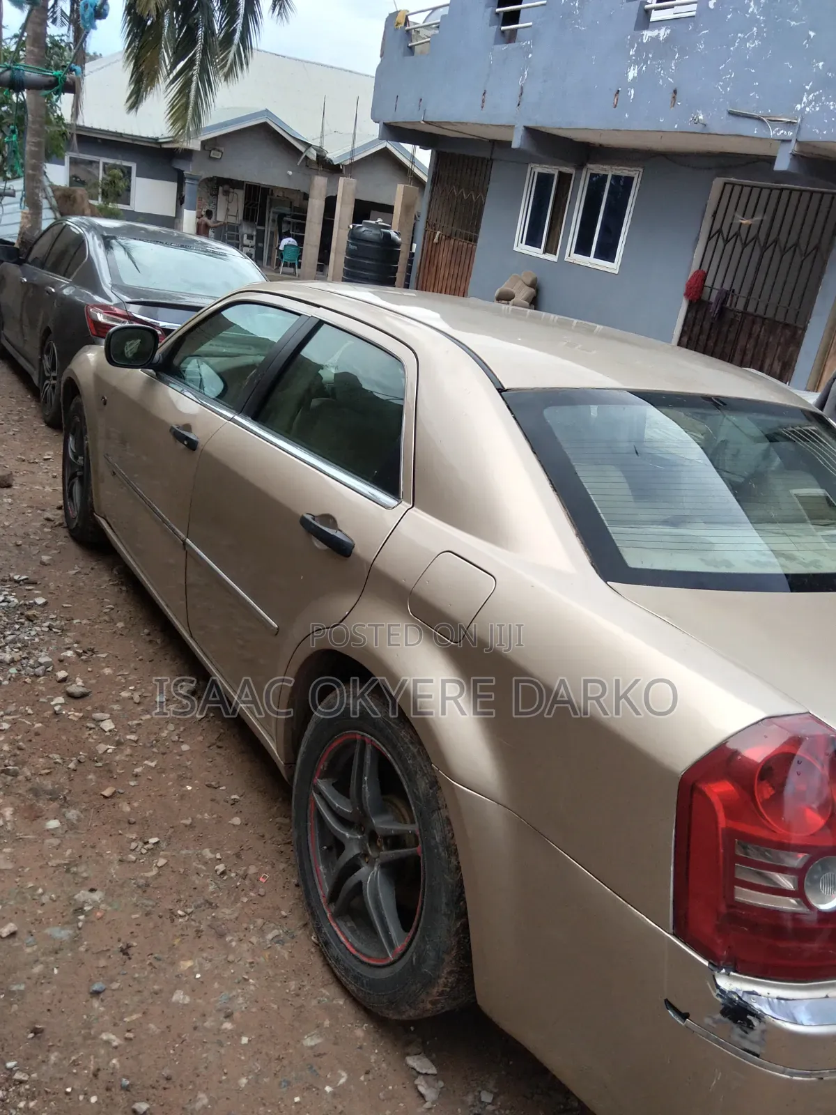 Chrysler 300C Base AWD 2010
