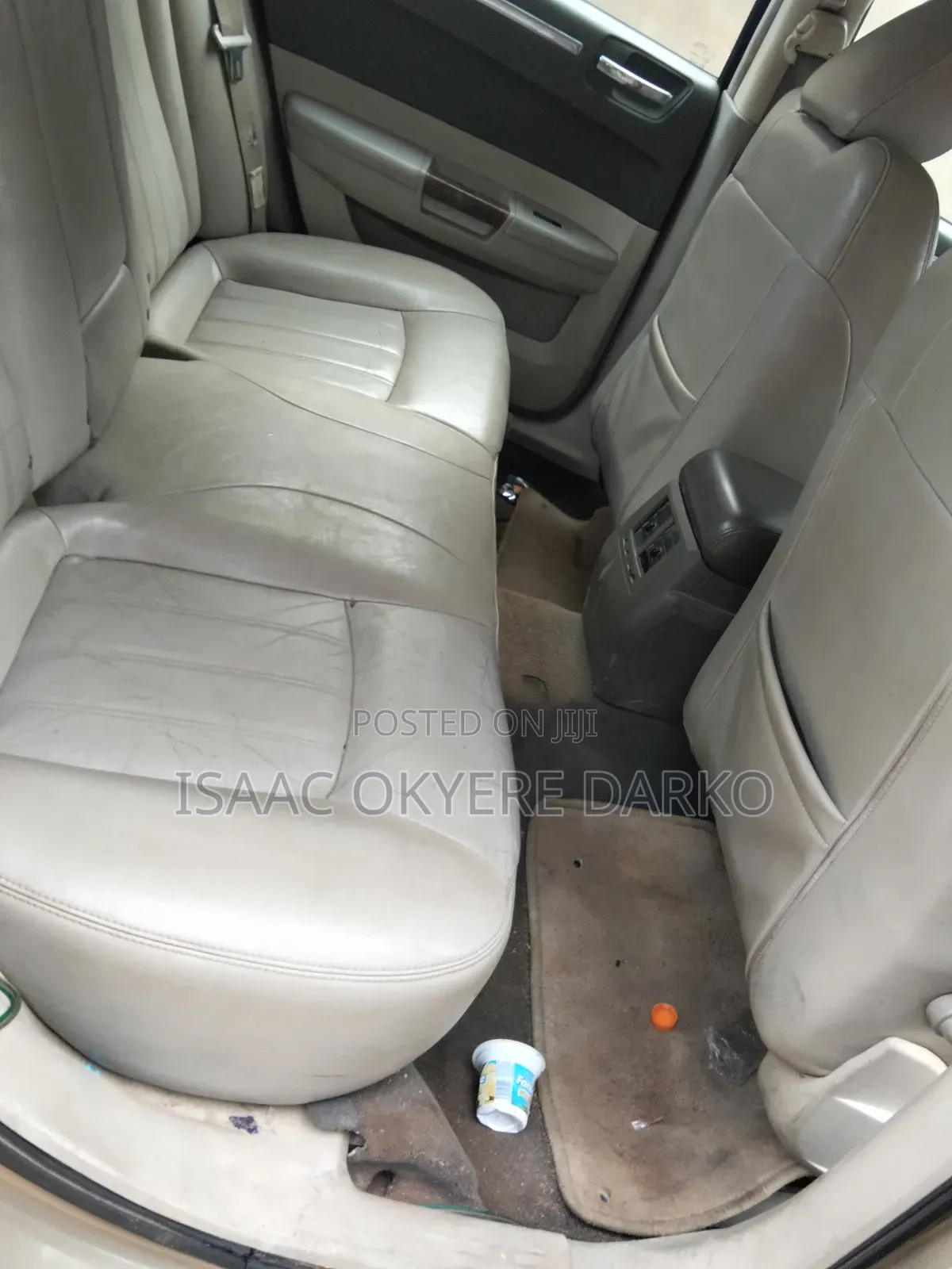Chrysler 300C Base AWD 2010