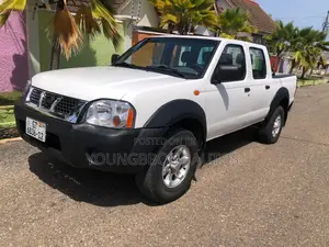 Nissan Hardbody 2011 White