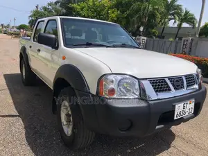Nissan Hardbody 2011 White