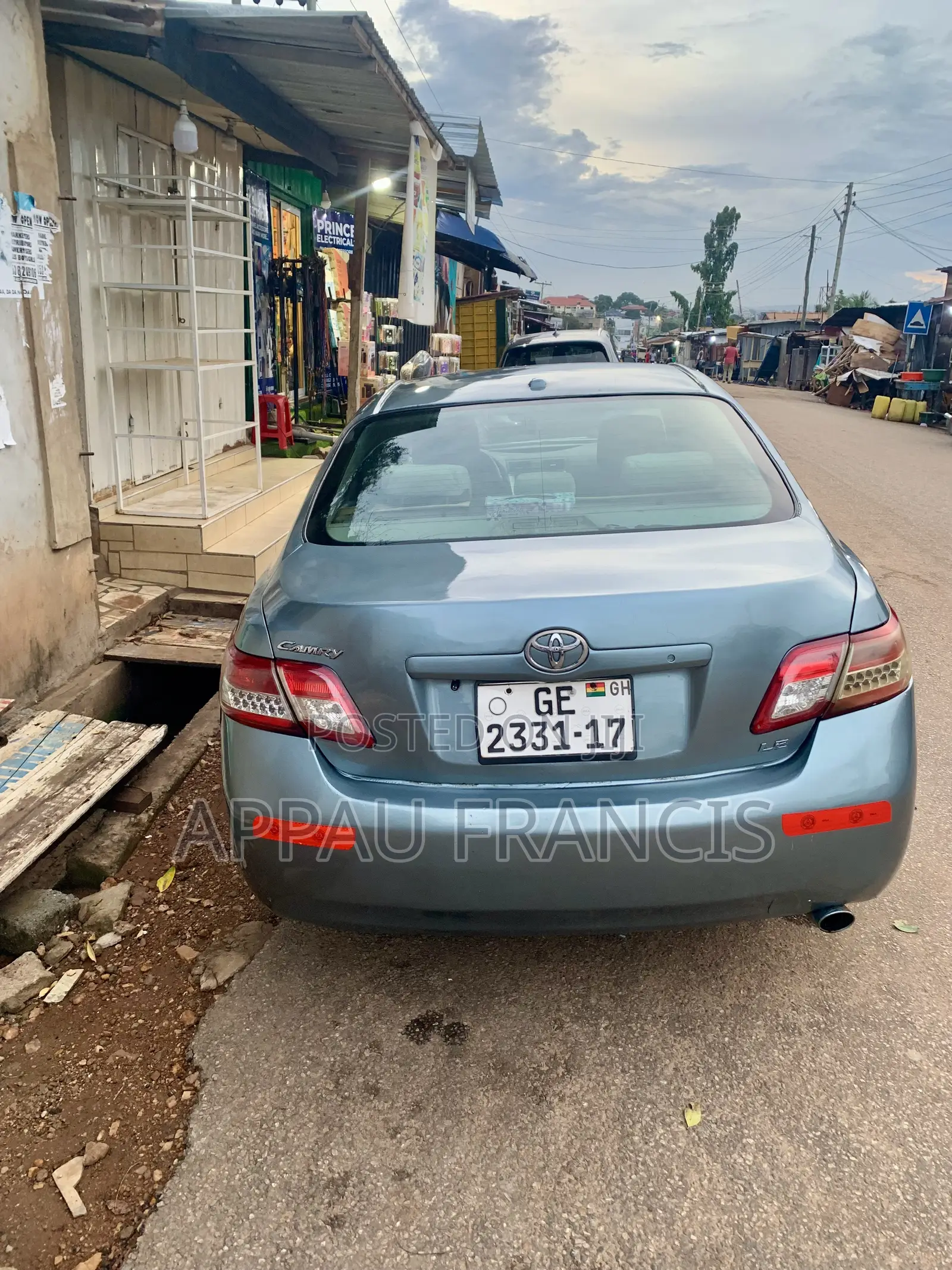 Toyota Camry Base 4dr Sedan (2.5L 4cyl 6M) 2011 Green